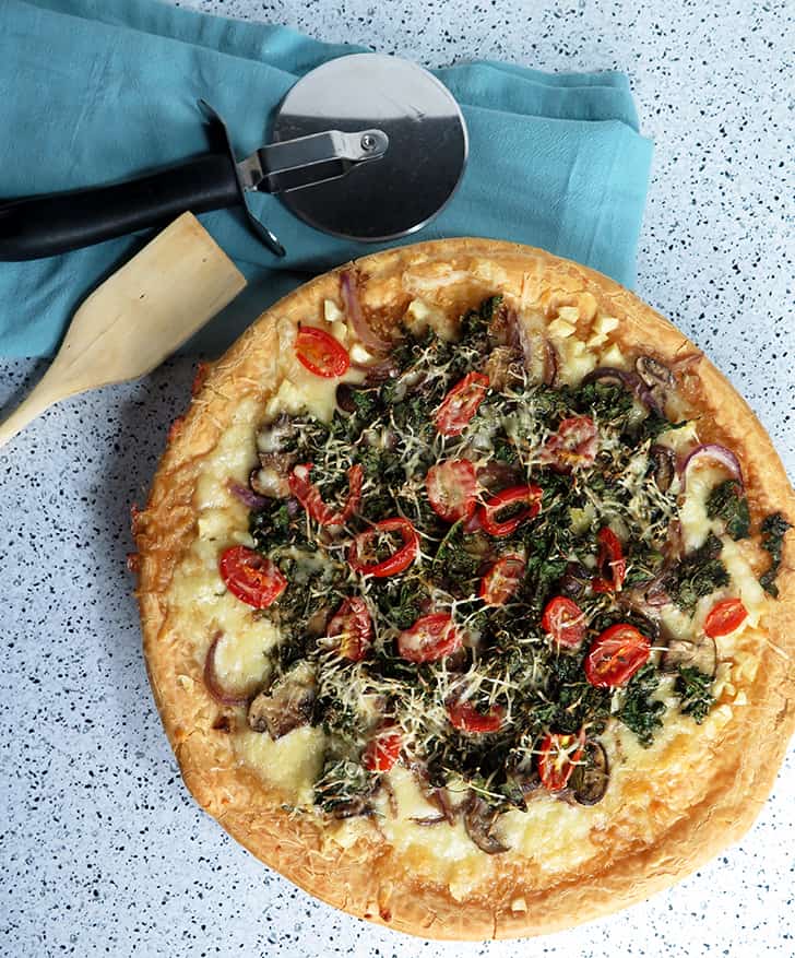 Garlicky Mushroom Kale Pizza