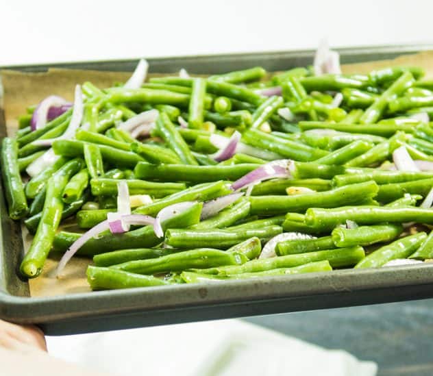 Garlic and Red Onion Roasted Green Beans