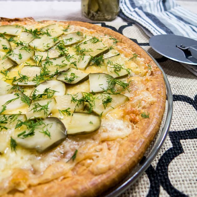  Pizza de Pepinillos de Eneldo para Amantes del Ajo